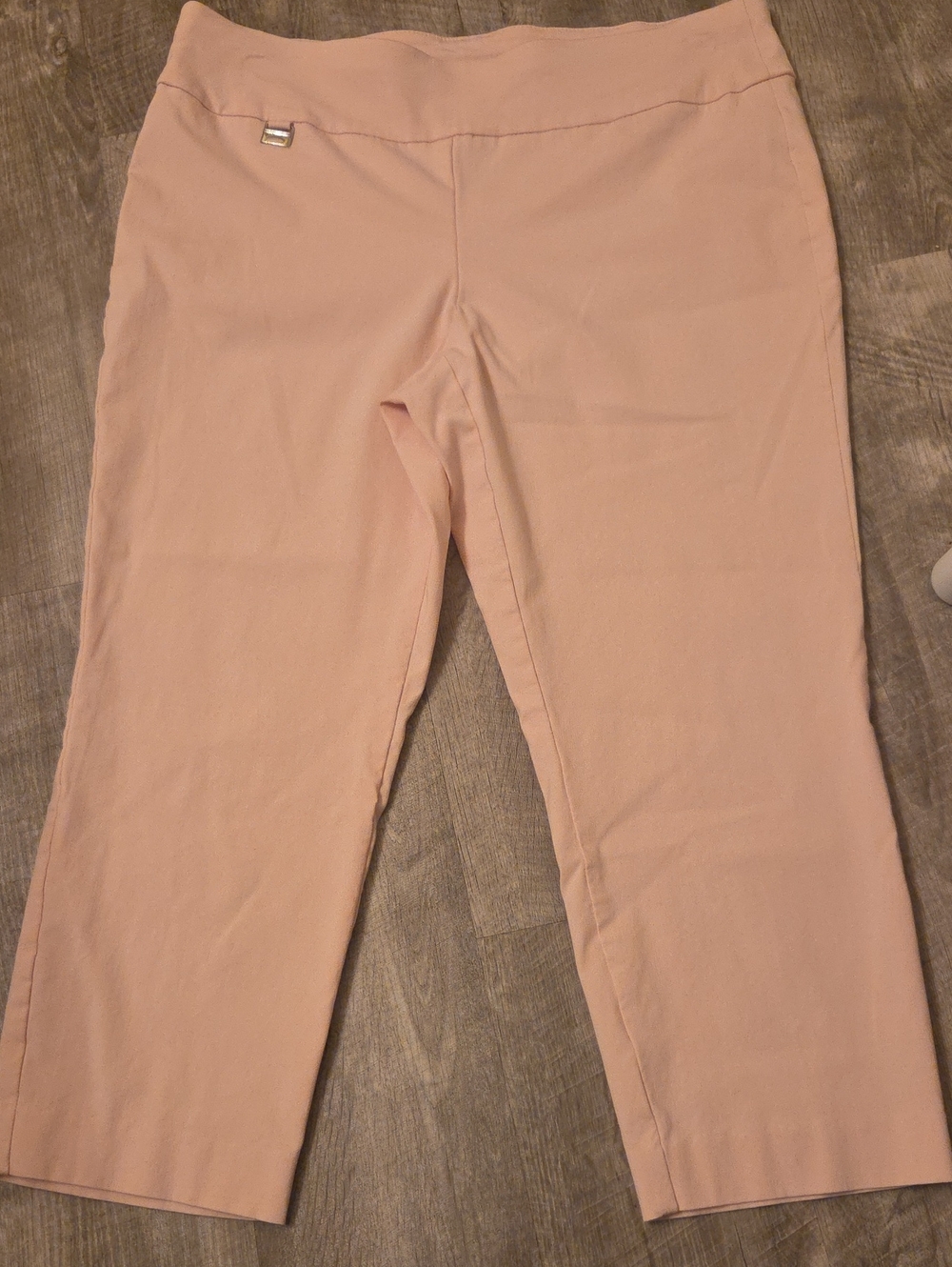 Alfani Light Blush Pink Women's Capris